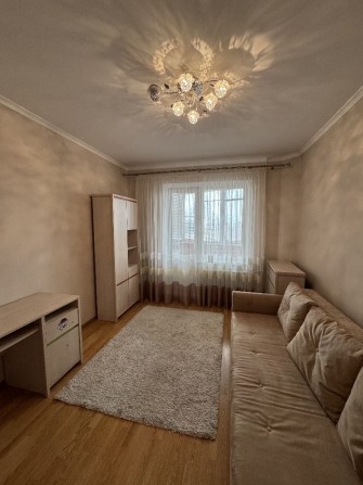 V Простора 3К квартира 66 м²  Не кутова  Лоджія  Меблі + техніка - фото 1