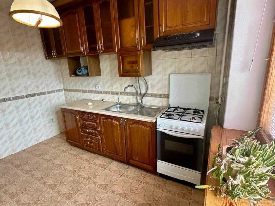 Продам простору 4-кімнатну квартиру з покращеним плануванням. Ровно