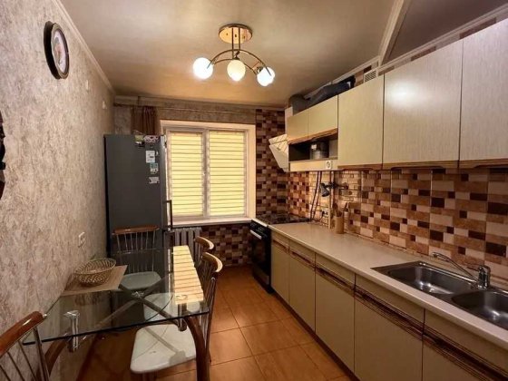 Трикімнатна квартира в зручному районі! Полтава