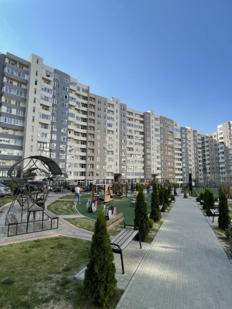 Продаж 2 кім з кухнею студією вул. Київська - фото 1