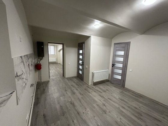 Продаж 1к кв. Євроремонт! Центр р-н Університету! Черновцы