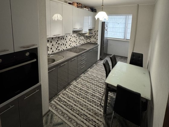 Продам 3 кімнатну квартиру в серці міста Херсон