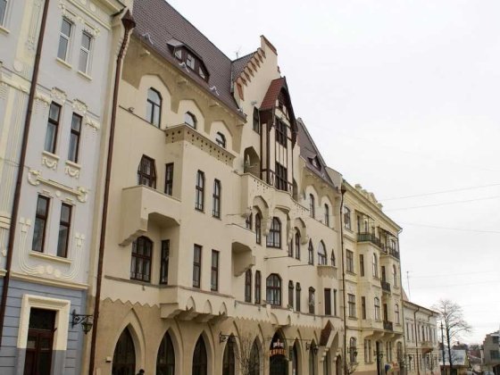 Велика квартира на Кобилянскій 180кв в Німецькому домі Черновцы