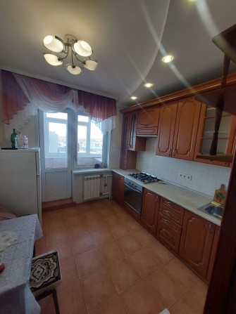 1-кімнатна квартира 42,54 м² з ремонтом, тепла лоджія, ОСББ - фото 1