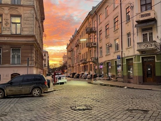 Продається двокімнатна квартира в центрі Черновцы