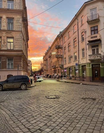 Продається двокімнатна квартира в центрі - фото 1