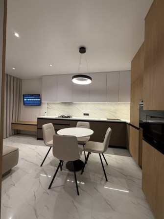 Продаж сучасної квартири,  м-рон Варшавський - фото 1