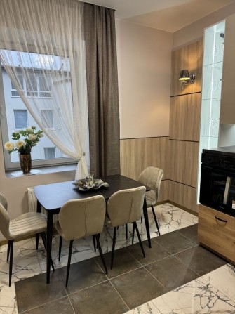 )( Продаж 1-К квартири з дизайнерським ремонтом - фото 1