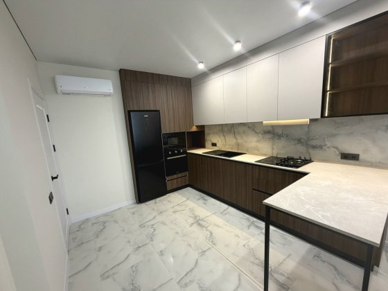 Продаж 1-кім новобудова центр Черновцы