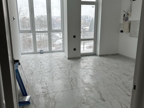 2-х кімн квартира 63 кв м, ремонт. Вул. Зарожанська Черновцы