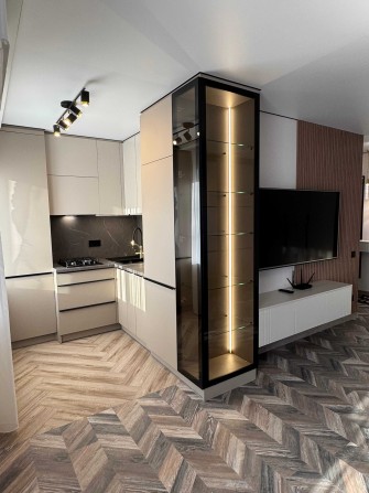 Продаж 2к квартири на Подолі 3/5 пов. вул. Небесної Сотні, 90. Власник - фото 1