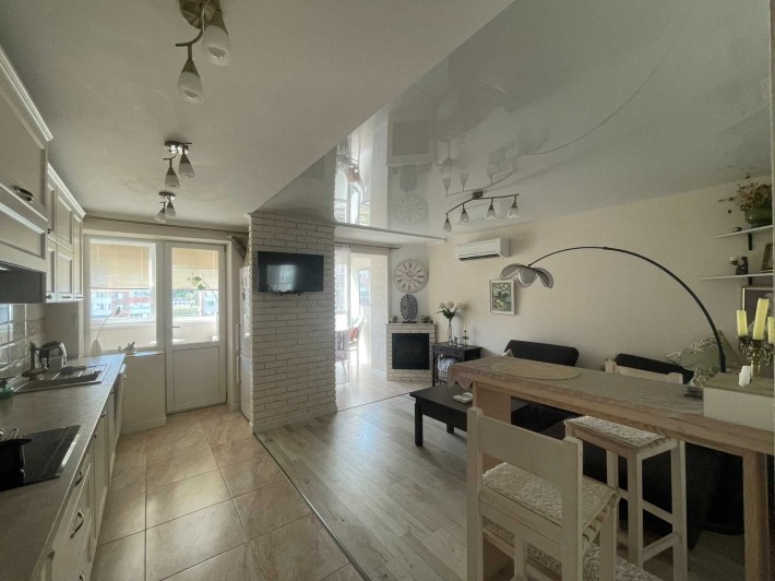 Левада! Двокімнатна з великою кухнею! - фото 1