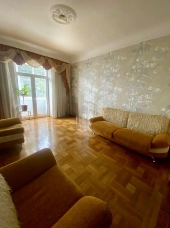 Центр міста • Сталінка • 3,3 м стелі • ремонт • меблі - фото 1