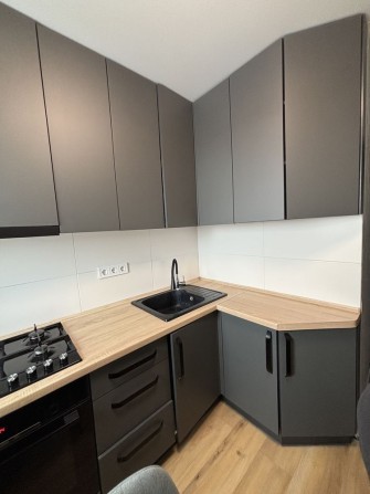 Продаж 1 кімнатної квартири з новим ремонтом на Макарова! - фото 1