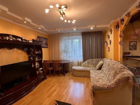 4-кімнатна квартира  9 мкрн  з автономкою! Суми