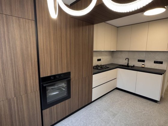 Продається 2-х кімнатна чешка Комарова Черновцы