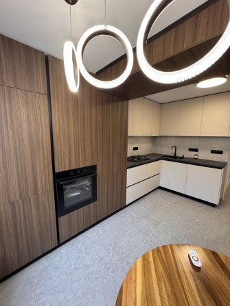 Продається 2-х кімнатна чешка Комарова - фото 1