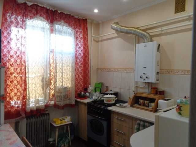 В Ужгороді на другому поверсі цегляного будинку продам 1 к.квартиру. - фото 1