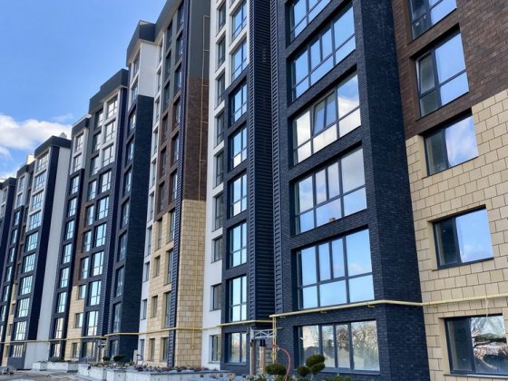 2 кім квартира у новобудові біля Майдану Черновцы