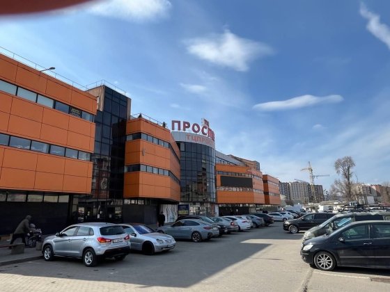 Продаєтьс1кімн.+  кухня студія в новобудові біля ТЦ Проспект Чернівці