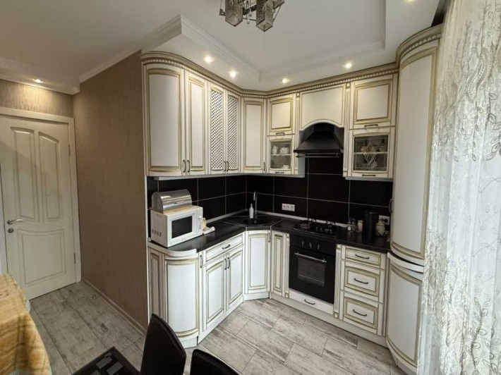 Затишна 2 к квартира в цегляному будинку, 4 поверх з 9, Котел. - фото 1