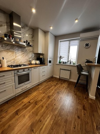 Продам 2ком Евроремонтом - фото 1