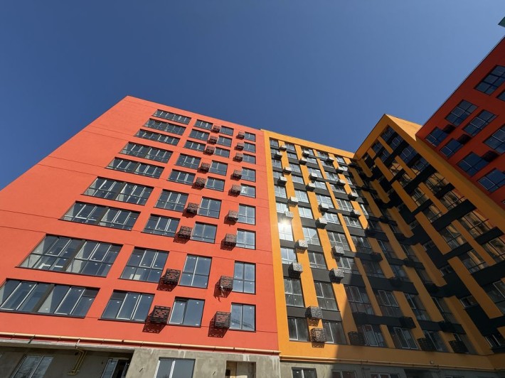 Продається 1 км квартира, ЖК Кольоровий - фото 1