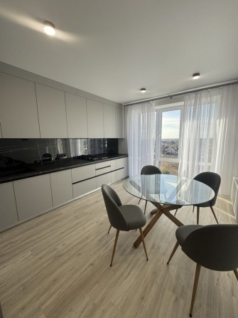 Продаж однокімнатної квартири на Щасливому з виглядом на озеро - фото 1