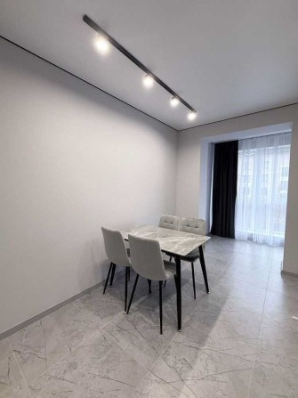 ;) 1К квартира в новобудові з панорамою на озеро - фото 1