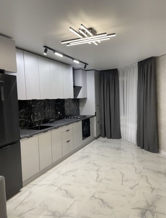 Продаж 1 кім з кухнею студією вул. Смакули - фото 1