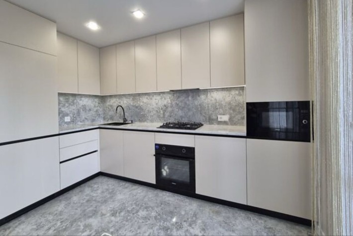 Продається 1 км квартира, р-н Бам, вул.Курбаса - фото 1