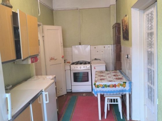 1- кімнатна район площі Філармонії Чернівці