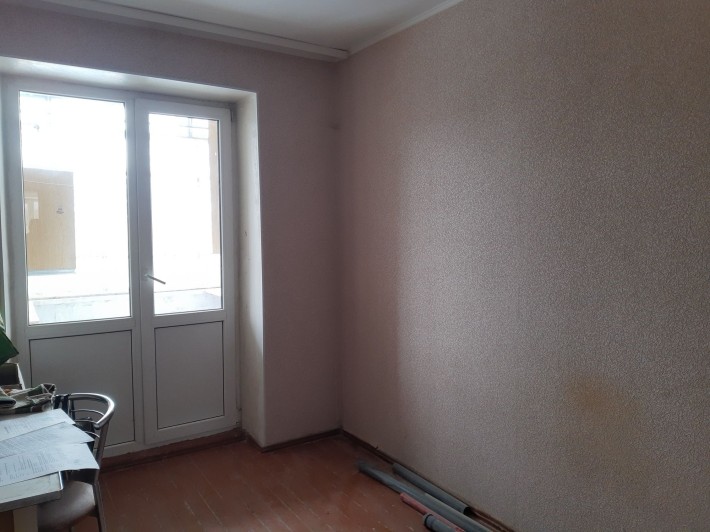 •Продаж 2-кімнатної квартири з частковим ремонтом• - фото 1