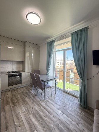 Новобудова на Руській, Сонячне містечко - фото 1