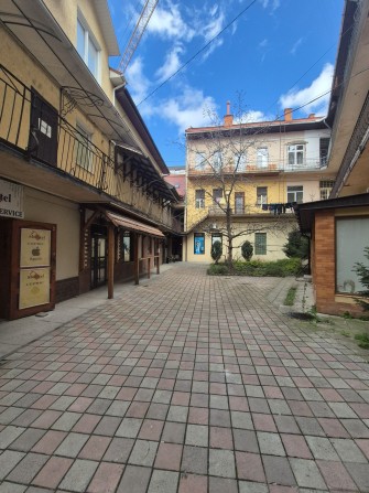 Продається 3х кімн-на кв-ра на площі Петефі з видом на парк - фото 1