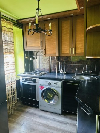 Трьохкімнатна квартира в хорошому районі - фото 1