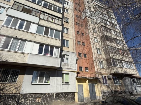 Боженка, простора 1-но кімнатна квартира на середньому поверсі Полтава