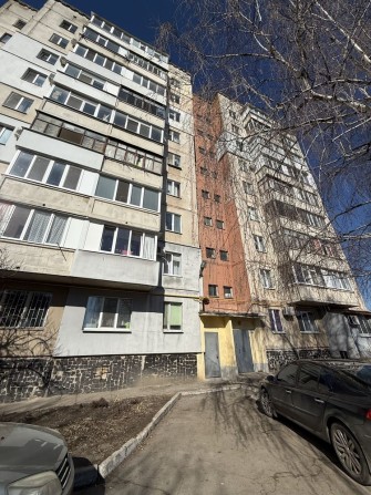 Боженка, простора 1-но кімнатна квартира на середньому поверсі - фото 1