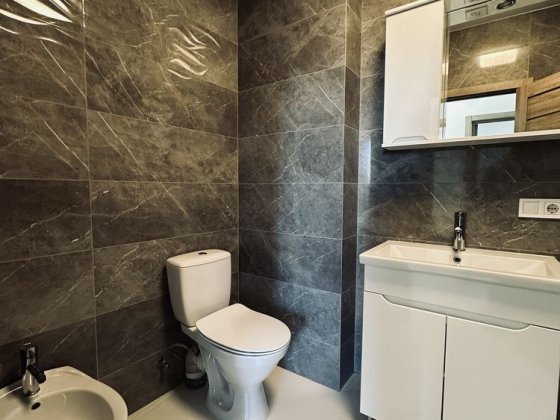 Продаж квартири в новобудові, вул Кобринської Черновцы