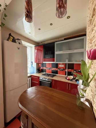 2-кімнатна квартира на Зигіна, 38 м², 1 поверх, з меблями - фото 1