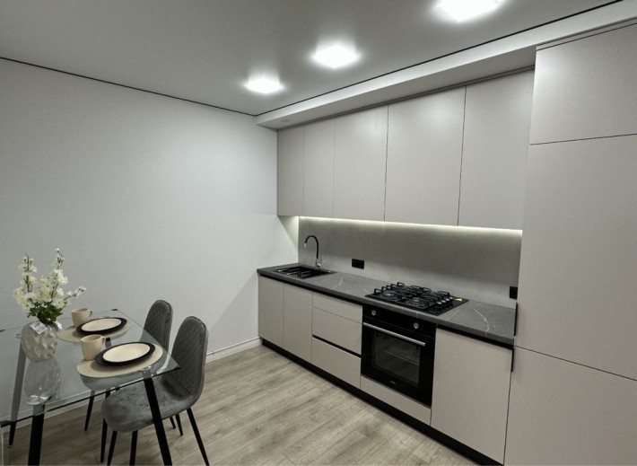 Продаж 2 кім з дизайнеським ремонтом вул. Смакули - фото 1