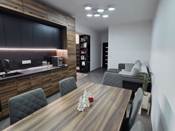 Півторашка є Гардеробна!Газове опалення!Світло не Вимикають! Ужгород