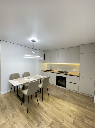 Продається 2 кімнатна квартира по вул. Київська 9д - фото 1