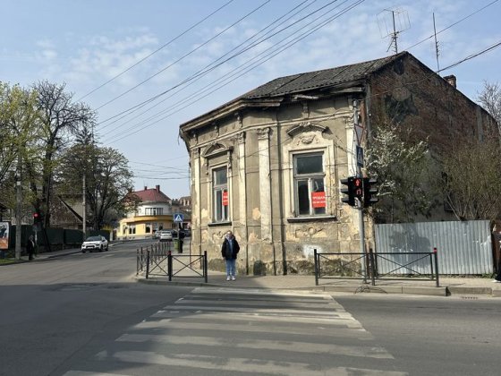 Продаж 2-ох кімнатної квартири півособнячного типу Центр вул.Підгірна Ужгород