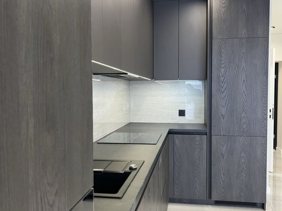 Простора та світла квартира з авторським ремонтом у новому будинку Рівне