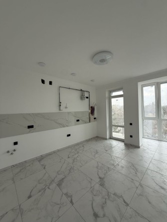 Продається 2 кім. новобудова з ремонтом - фото 1