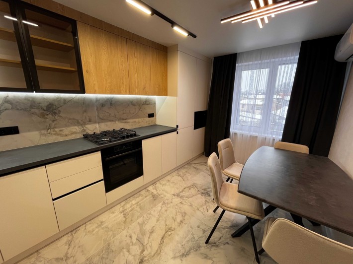 Продам красиву 2 кімнатну квартиру близько центру - фото 1