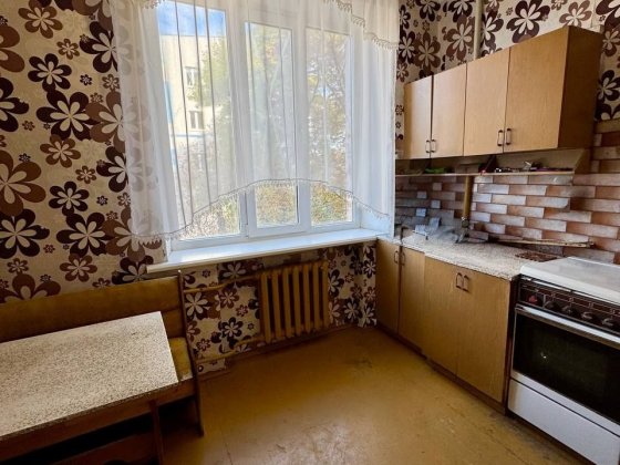 2 кімнатна Сталінка центр міста Рівне