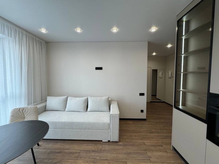 1-кімнатна квартира з ремонтом та виглядом на озеро ЖК “На Щасливому” - фото 1