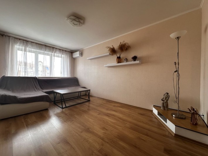 Трикімнатна квартира з великим балконом та лоджією‼️ - фото 1